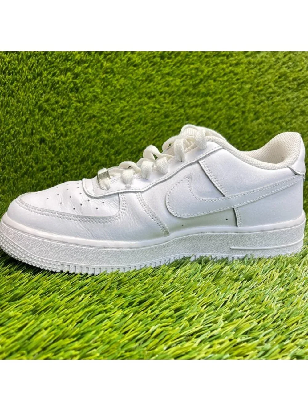 Nike Air Force 1 LE Low Boys Size 7Y White Athletic Lifestyle Shoes Sneakers